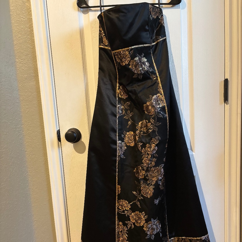 Vintage Y2K Black and Gold Satin Strapless Gown